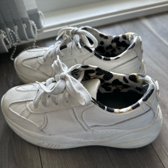 Zara Stylish White Sneakers with Leopard Print Lining - Picture 6 of 7